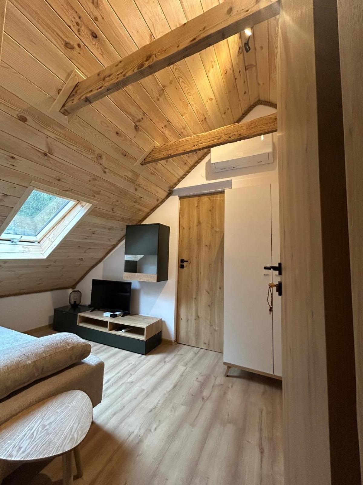Poloninka Hotel Ustrzyki Gorne Luaran gambar